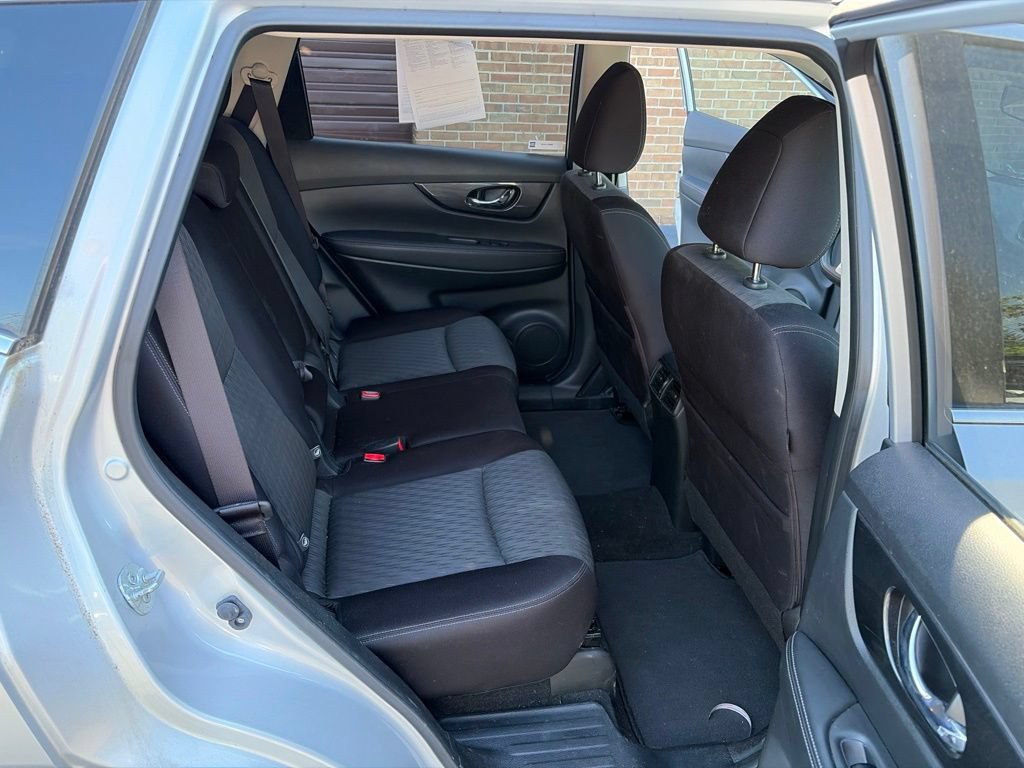 Used 2017 Nissan Rogue AWD image 26
