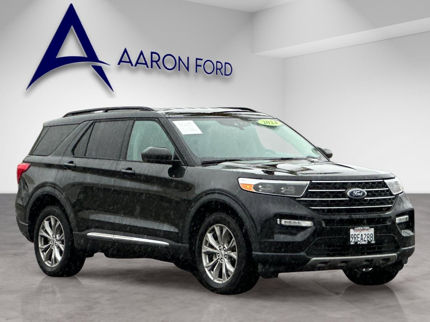 Used 2024 Ford Explorer XLT w/ Equipment Group 202A image 7