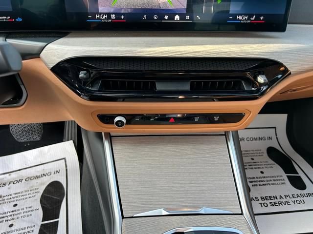 Used 2025 BMW 330i Sedan image 19