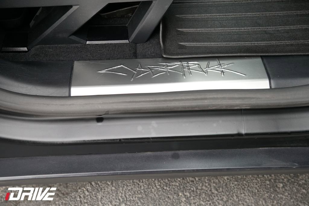 Used 2024 Tesla Cybertruck AWD Crew Cab image 42