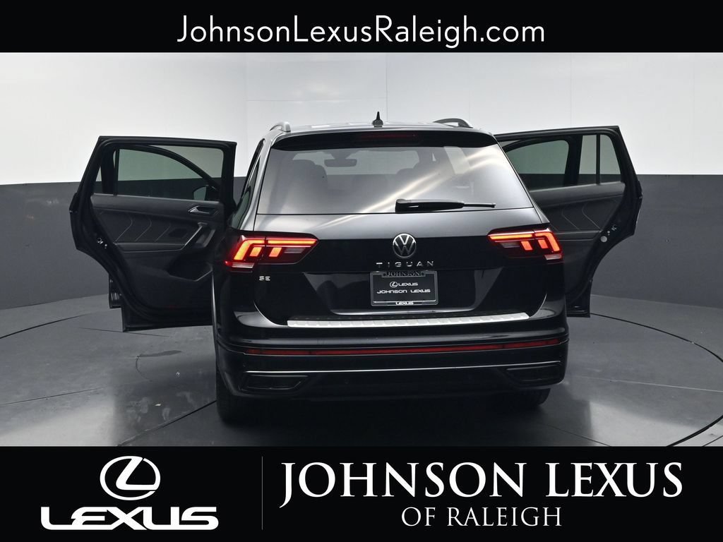 Used 2024 Volkswagen Tiguan SE R-Line FWD image 30