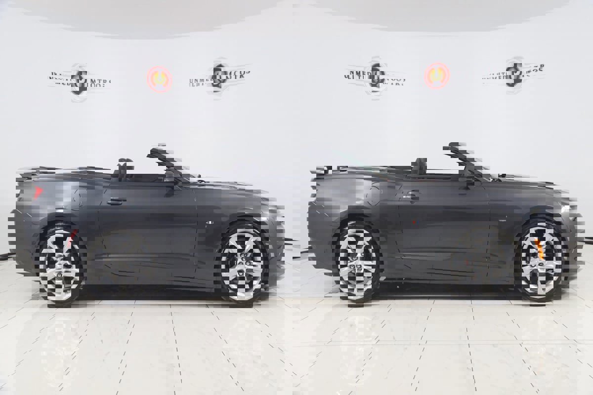 Used 2017 Chevrolet Camaro SS image 2