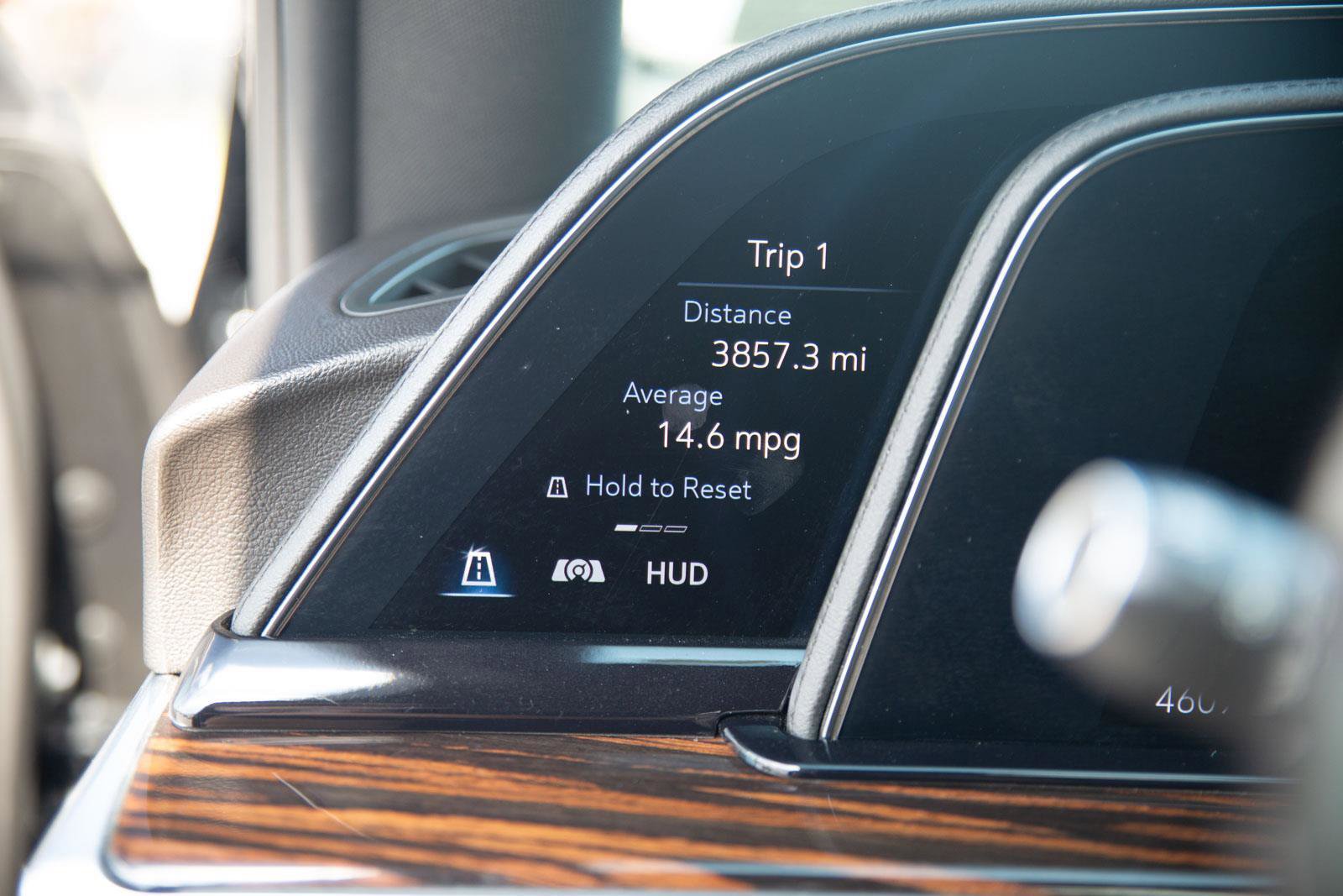 Used 2022 Cadillac Escalade Premium Luxury image 14