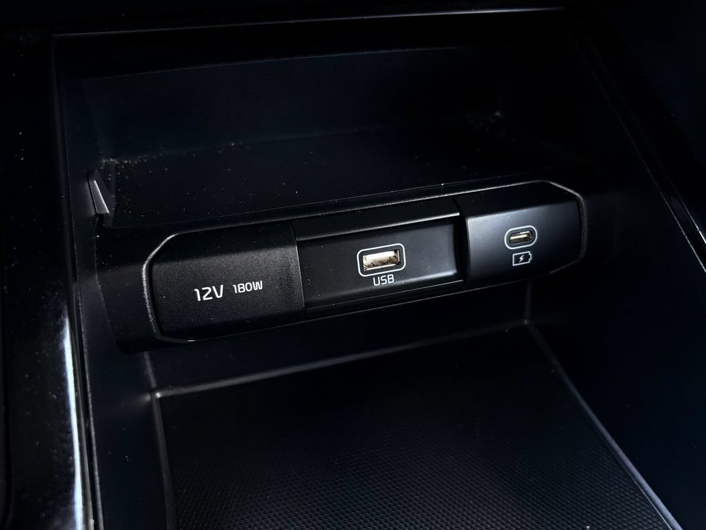 Used 2023 Kia Telluride LX AWD/4WD image 23
