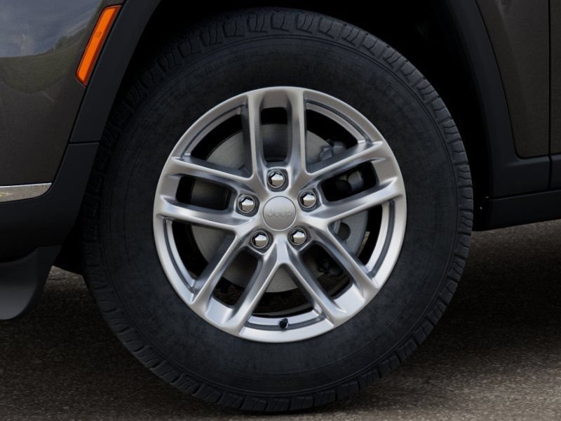 New 2026 Jeep Grand Cherokee L Laredo AWD/4WD image 8