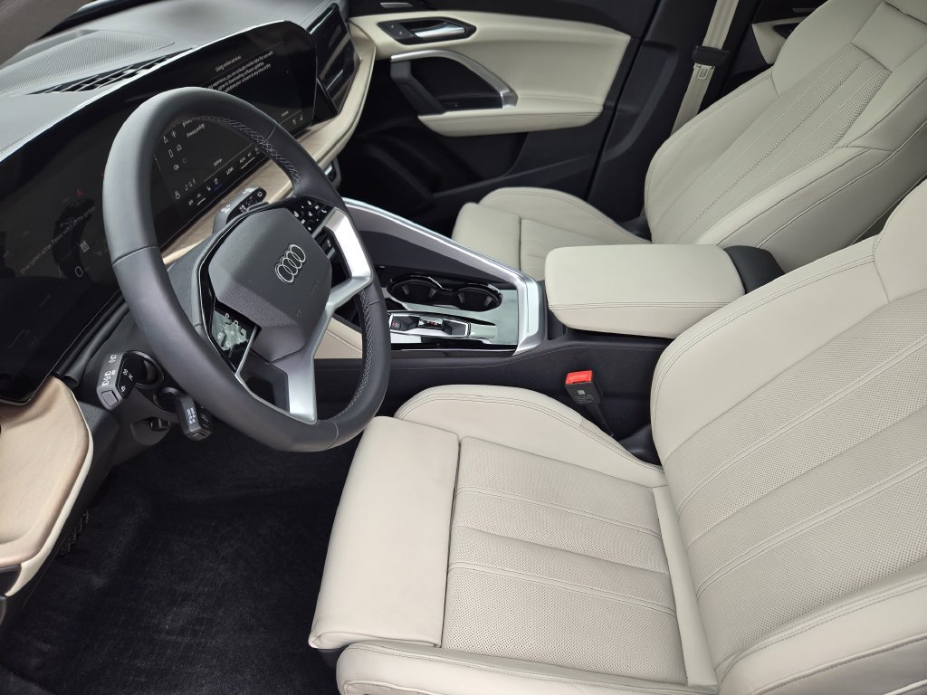 Certified 2025 Audi Q5 Prestige AWD/4WD image 17