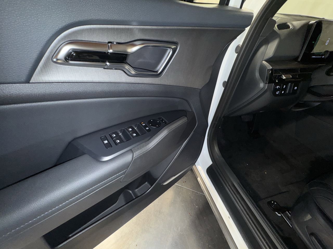 New 2026 Kia Sportage X-Line image 17
