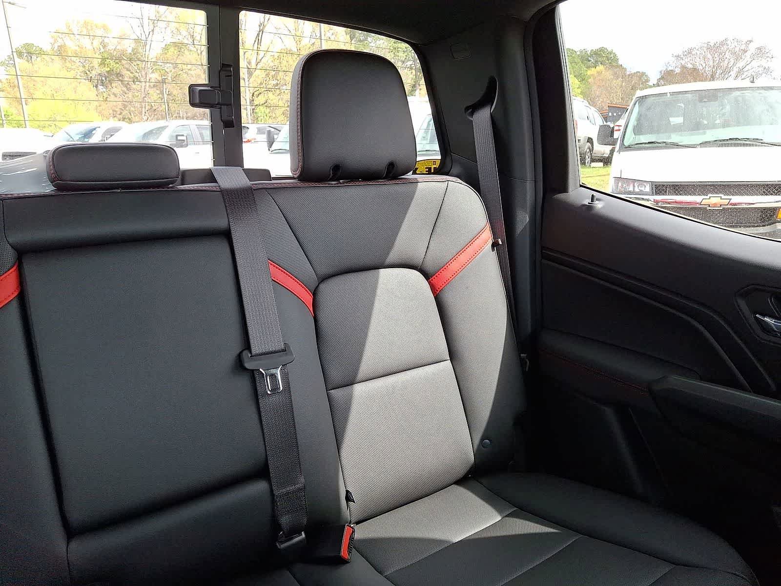 Used 2026 Chevrolet Colorado Z71 w/ Technology Package image 15