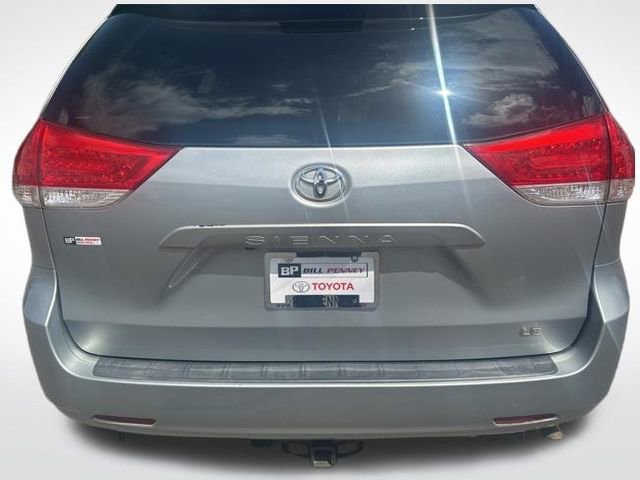 Used 2014 Toyota Sienna LE image 4