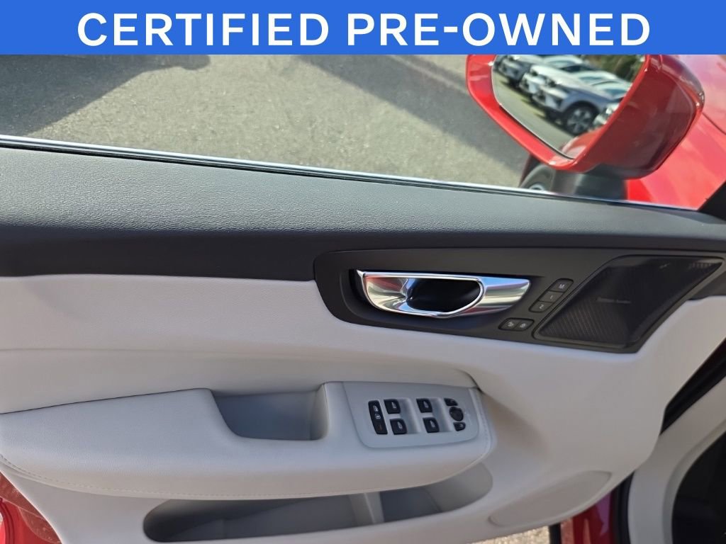 Used 2023 Volvo XC60 B6 Ultimate w/ Climate Package AWD/4WD image 3