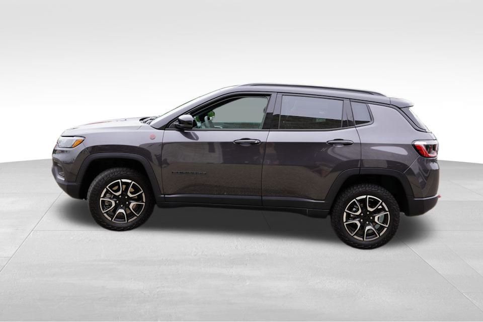 Certified 2024 Jeep Compass Trailhawk w/ Trailhawk Convenience Group image 11