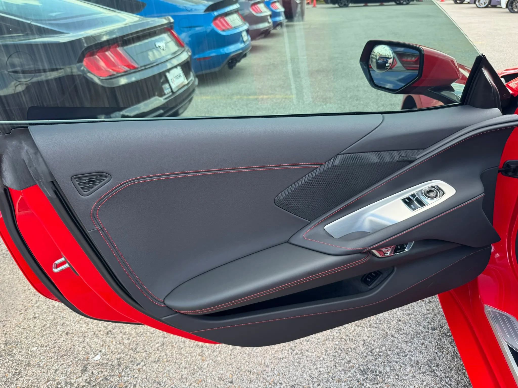 Used 2022 Chevrolet Corvette Stingray Coupe w/ Z51 Performance Package image 17