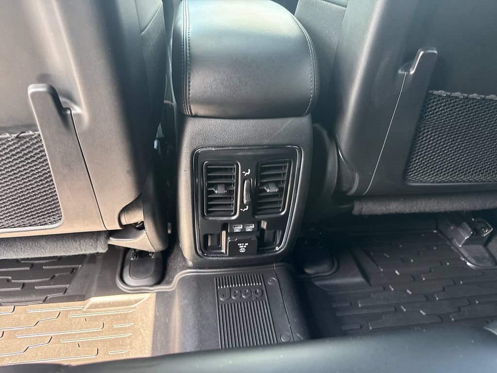 Used 2021 Jeep Grand Cherokee Limited w/ Trailer Tow Group IV AWD/4WD image 38