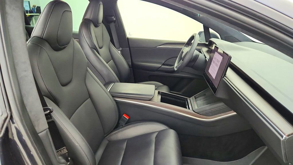 Used 2023 Tesla Model X image 29