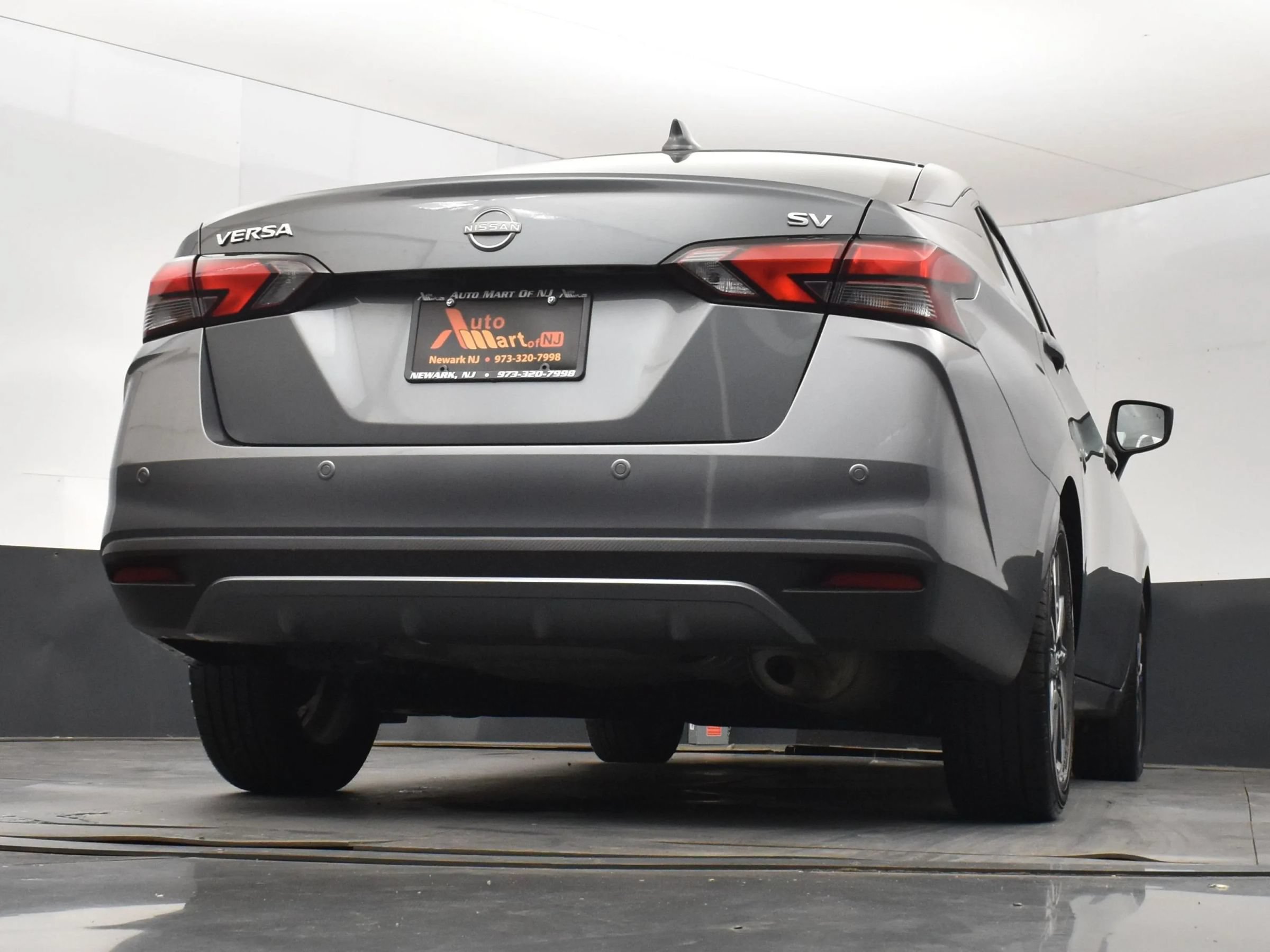 Used 2023 Nissan Versa SV FWD image 13