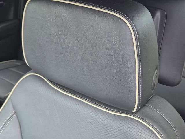 Used 2025 Chevrolet Suburban Premier image 14