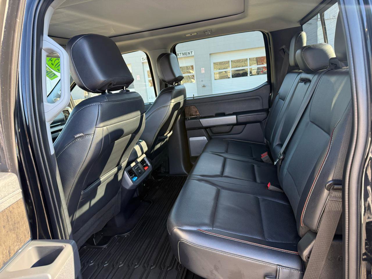 Used 2024 Ford F350 Lariat w/ Lariat Ultimate Package image 34