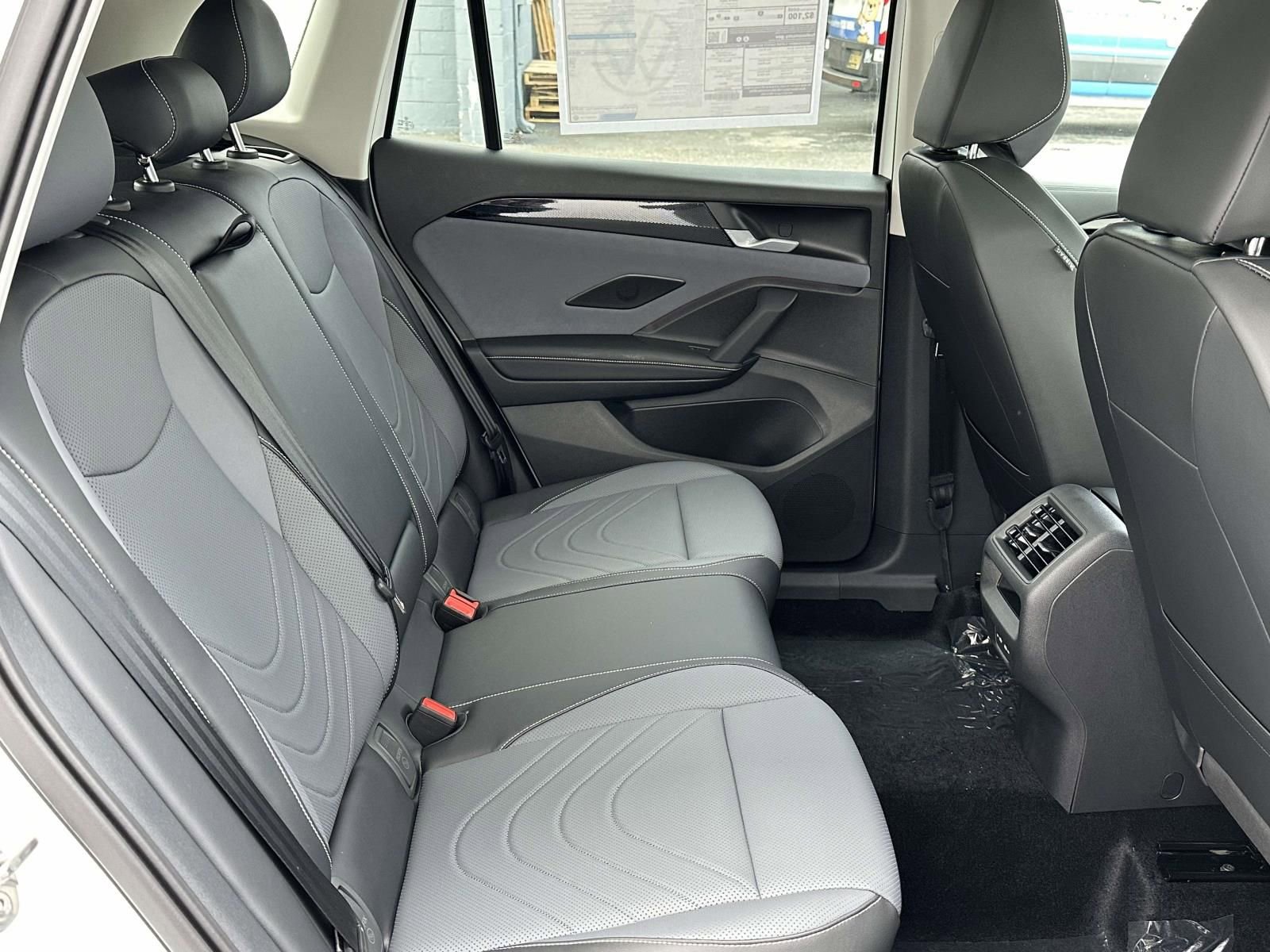 New 2025 Volkswagen Tiguan SE image 15