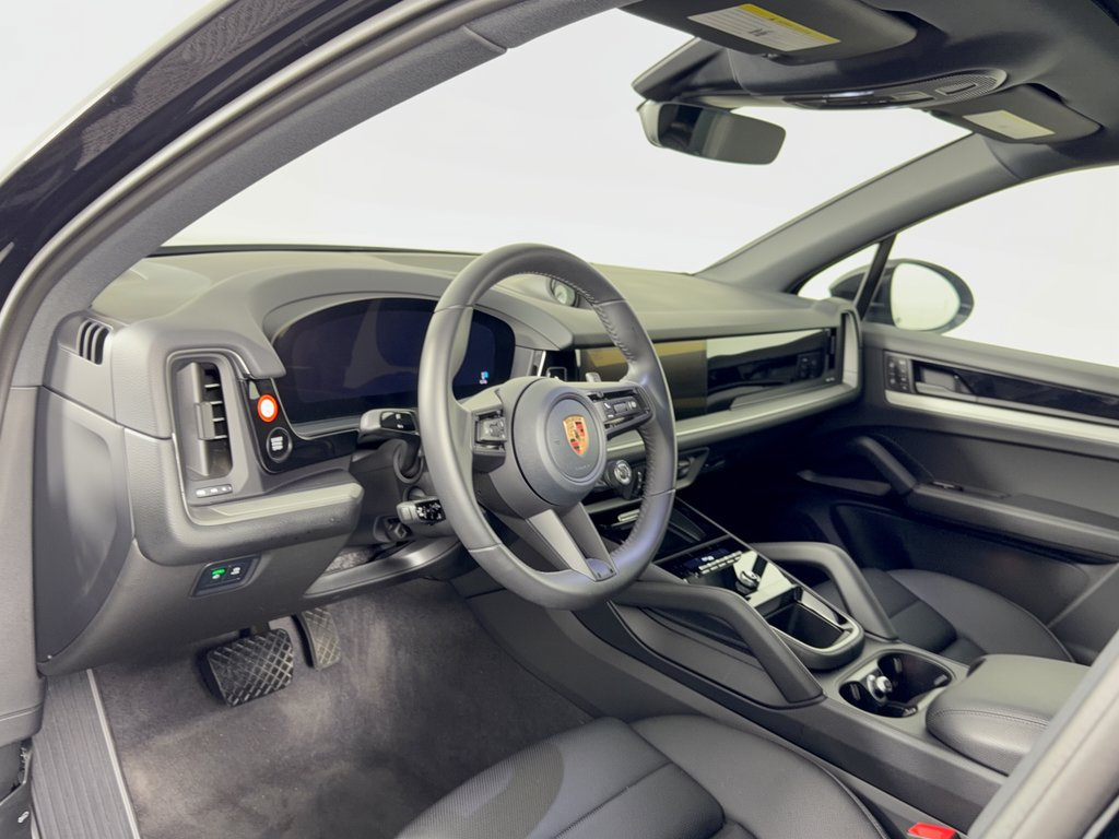 Certified 2026 Porsche Cayenne AWD/4WD image 4
