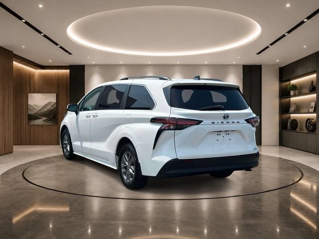 Used 2022 Toyota Sienna LE FWD image 6