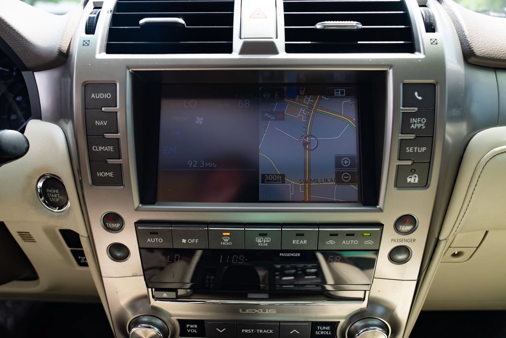 Used 2016 Lexus GX 460 Luxury AWD/4WD image 16