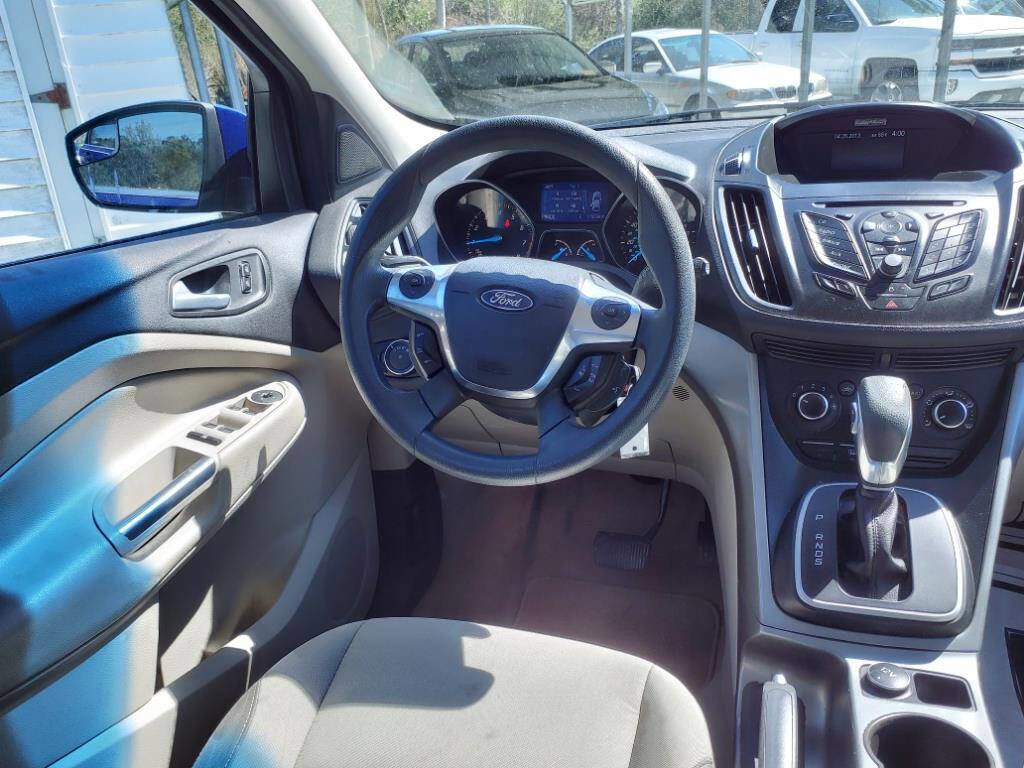 Used 2013 Ford Escape SE FWD image 9