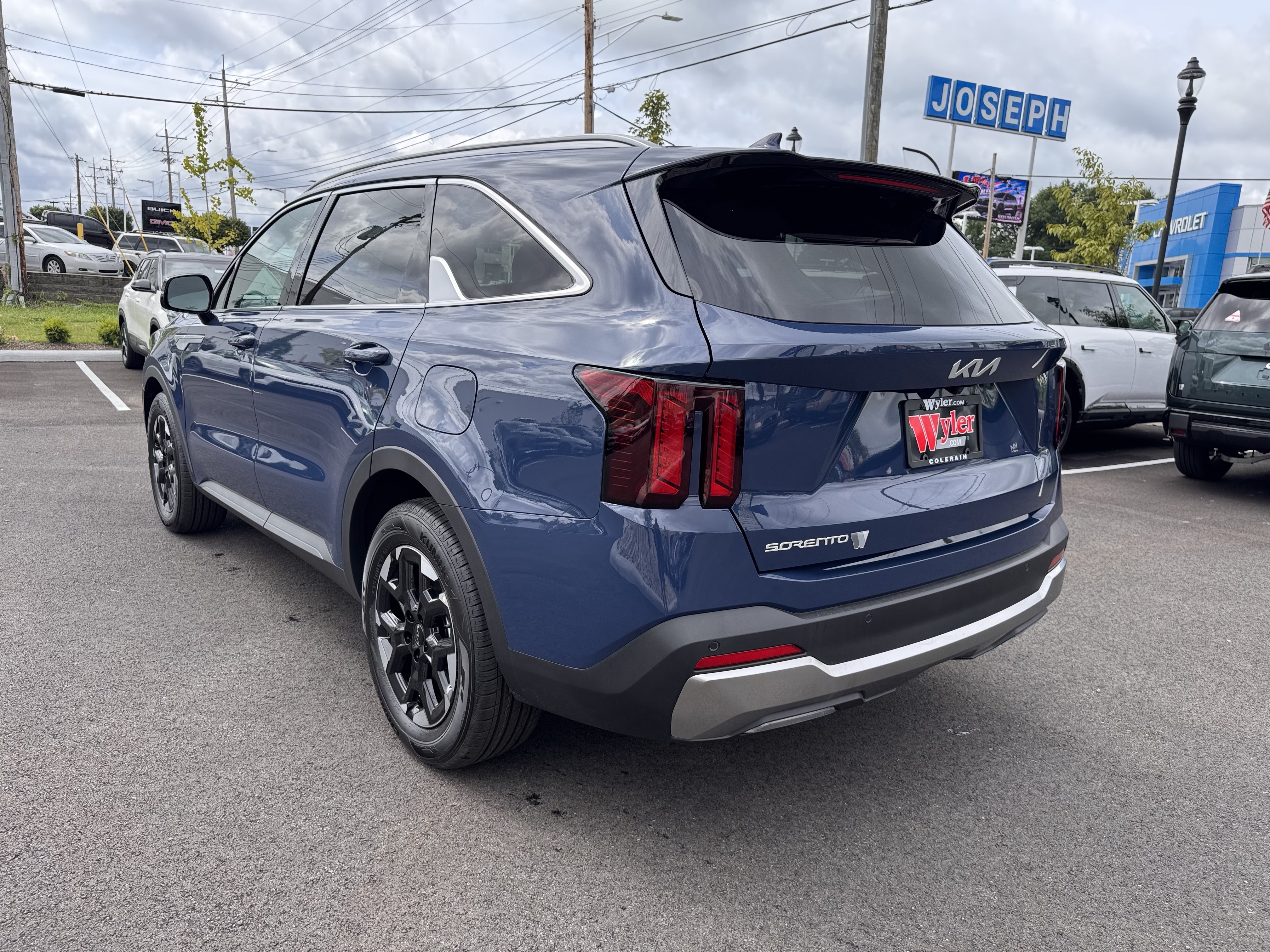 New 2026 Kia Sorento S FWD image 4