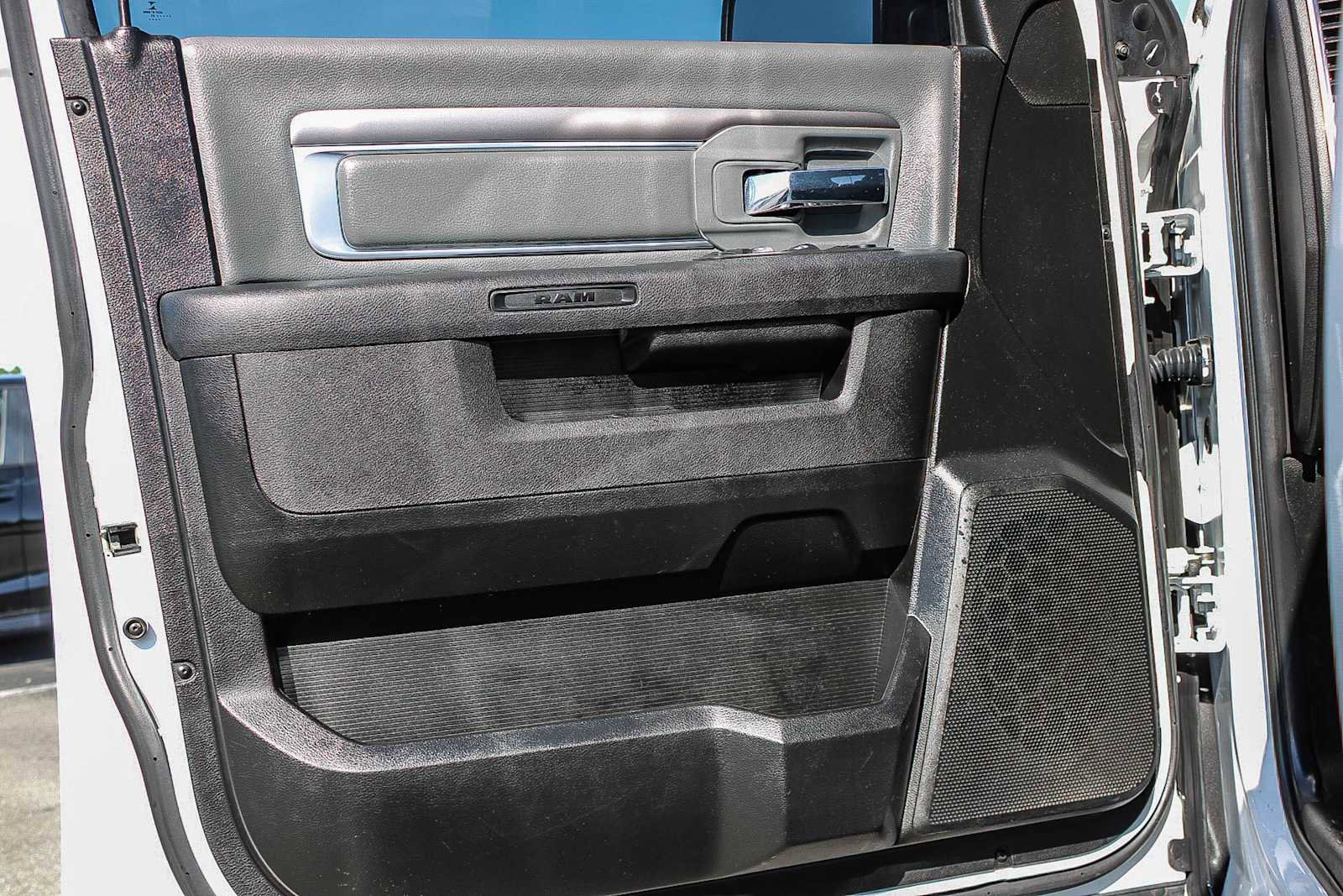 Used 2021 RAM 1500 Classic SLT image 21