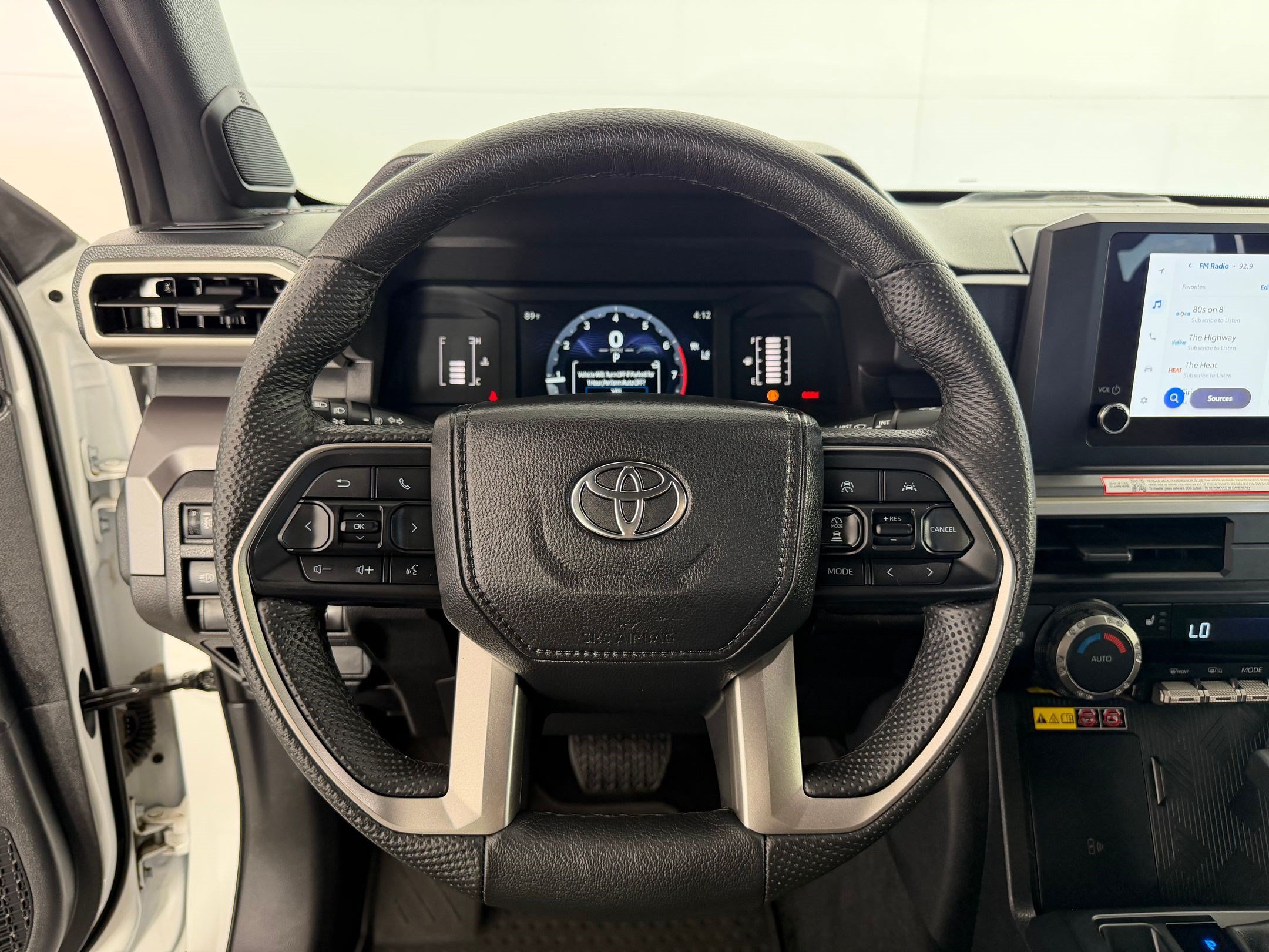 Used 2025 Toyota Tacoma SR5 AWD/4WD image 11
