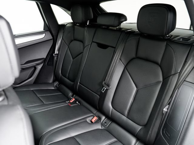 Certified 2026 Porsche Macan AWD/4WD image 28