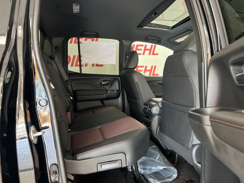 New 2026 Honda Ridgeline Black Edition image 10