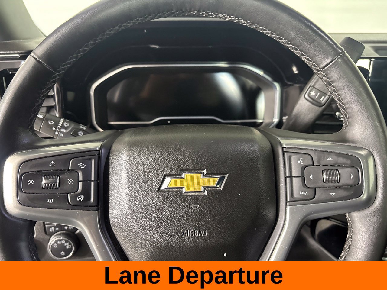 Used 2024 Chevrolet Silverado 1500 LT AWD/4WD image 15