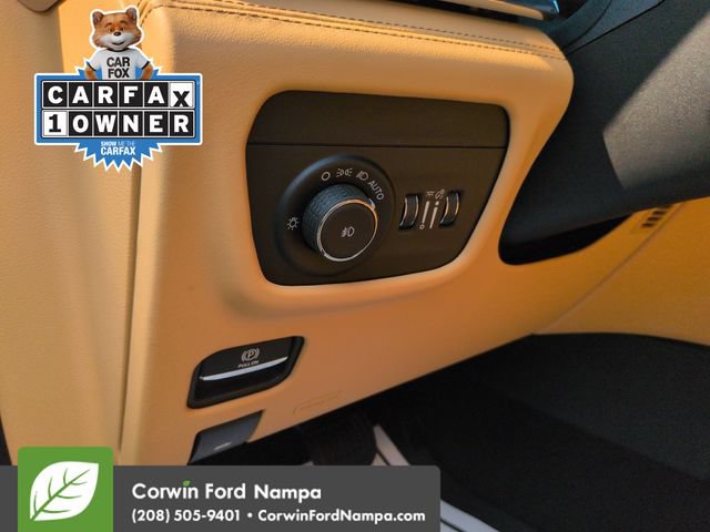 Used 2025 Jeep Grand Cherokee Summit AWD/4WD image 13