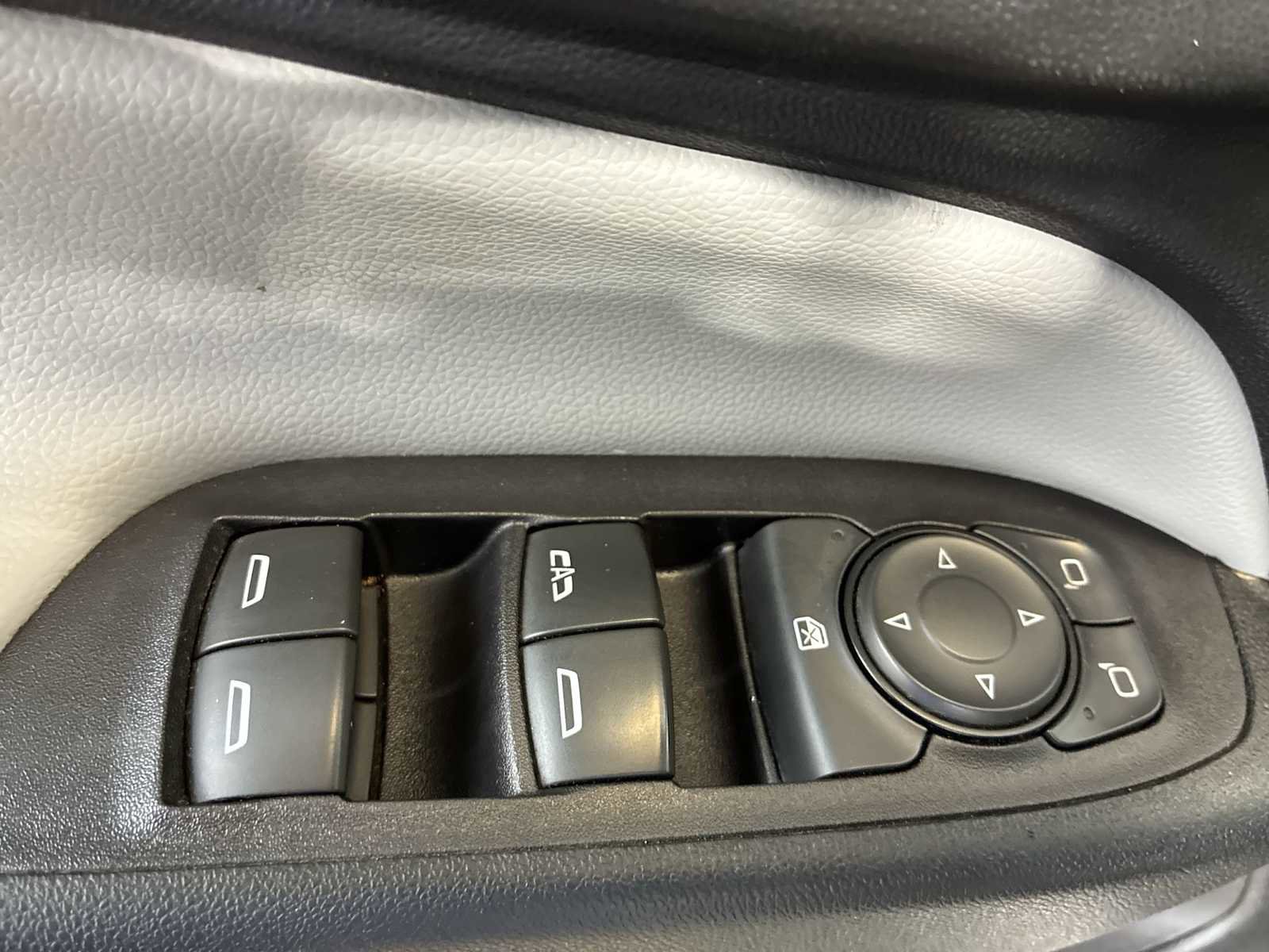 Used 2018 Chevrolet Equinox LS image 15