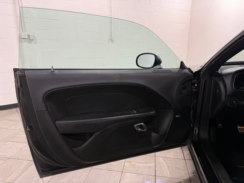 Used 2016 Dodge Challenger R/T Scat Pack w/ Leather Interior Group image 16