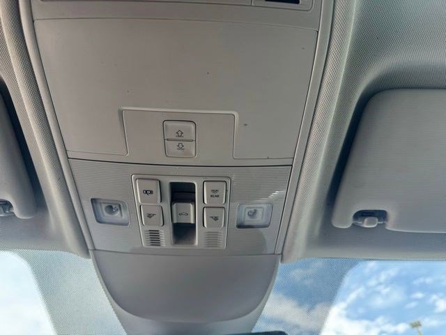 Used 2024 Volkswagen Taos SEL AWD/4WD image 19