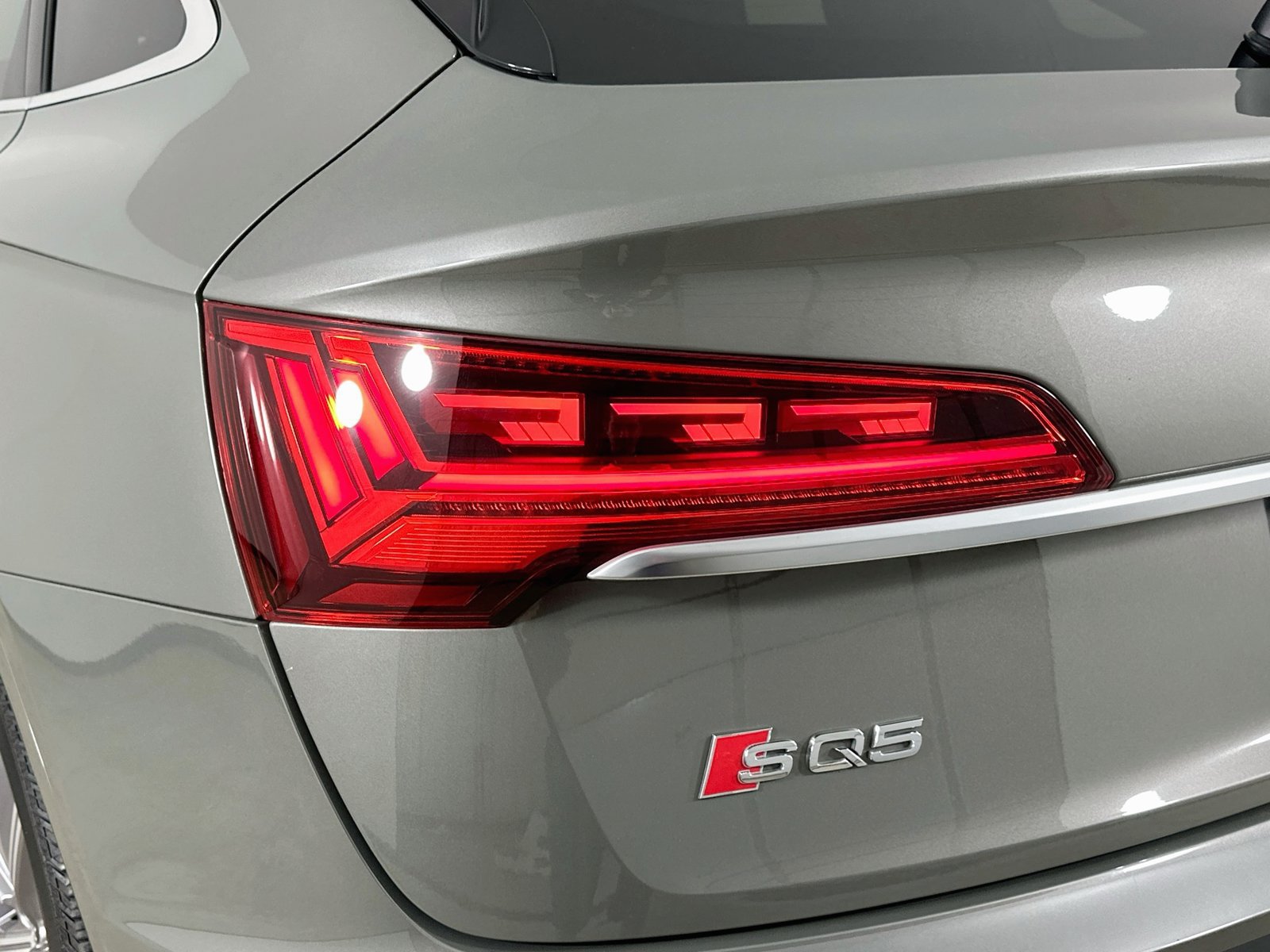 Certified 2023 Audi SQ5 Prestige w/ Prestige Package AWD/4WD image 12