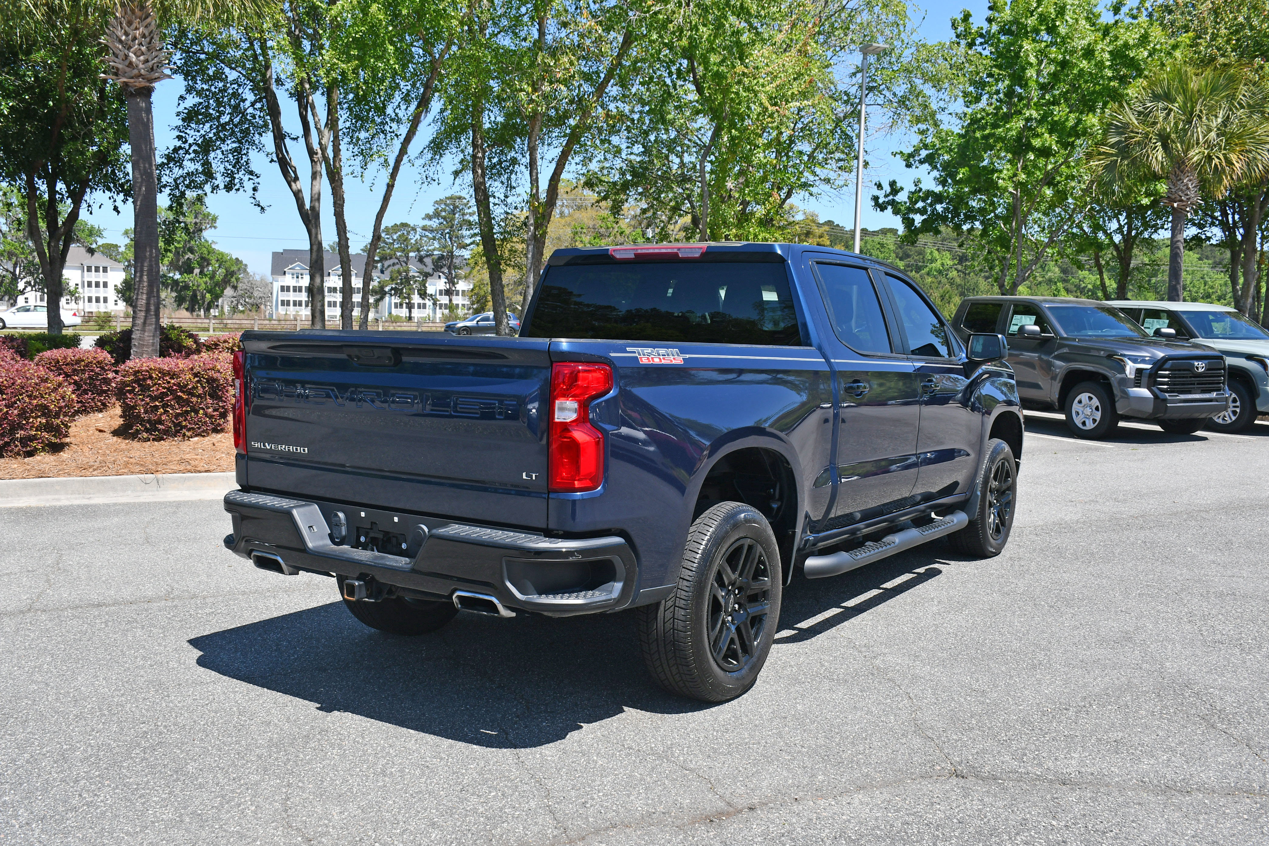 Used 2023 Chevrolet Silverado 1500 LT Trail Boss AWD/4WD image 4