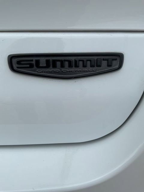 Used 2025 Jeep Grand Cherokee L Summit w/ Obsidian Package image 10