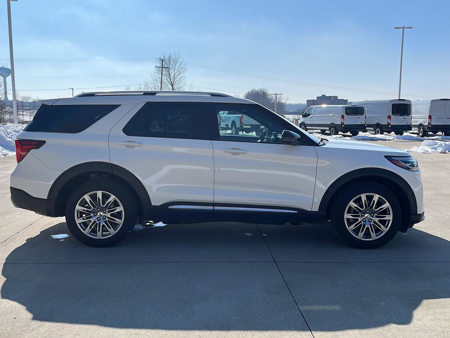 Used 2025 Ford Explorer Platinum image 4