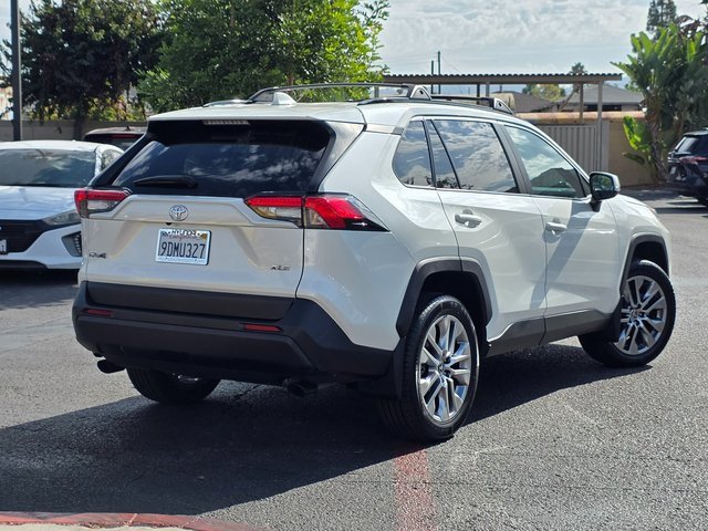 Used 2022 Toyota RAV4 XLE Premium image 5