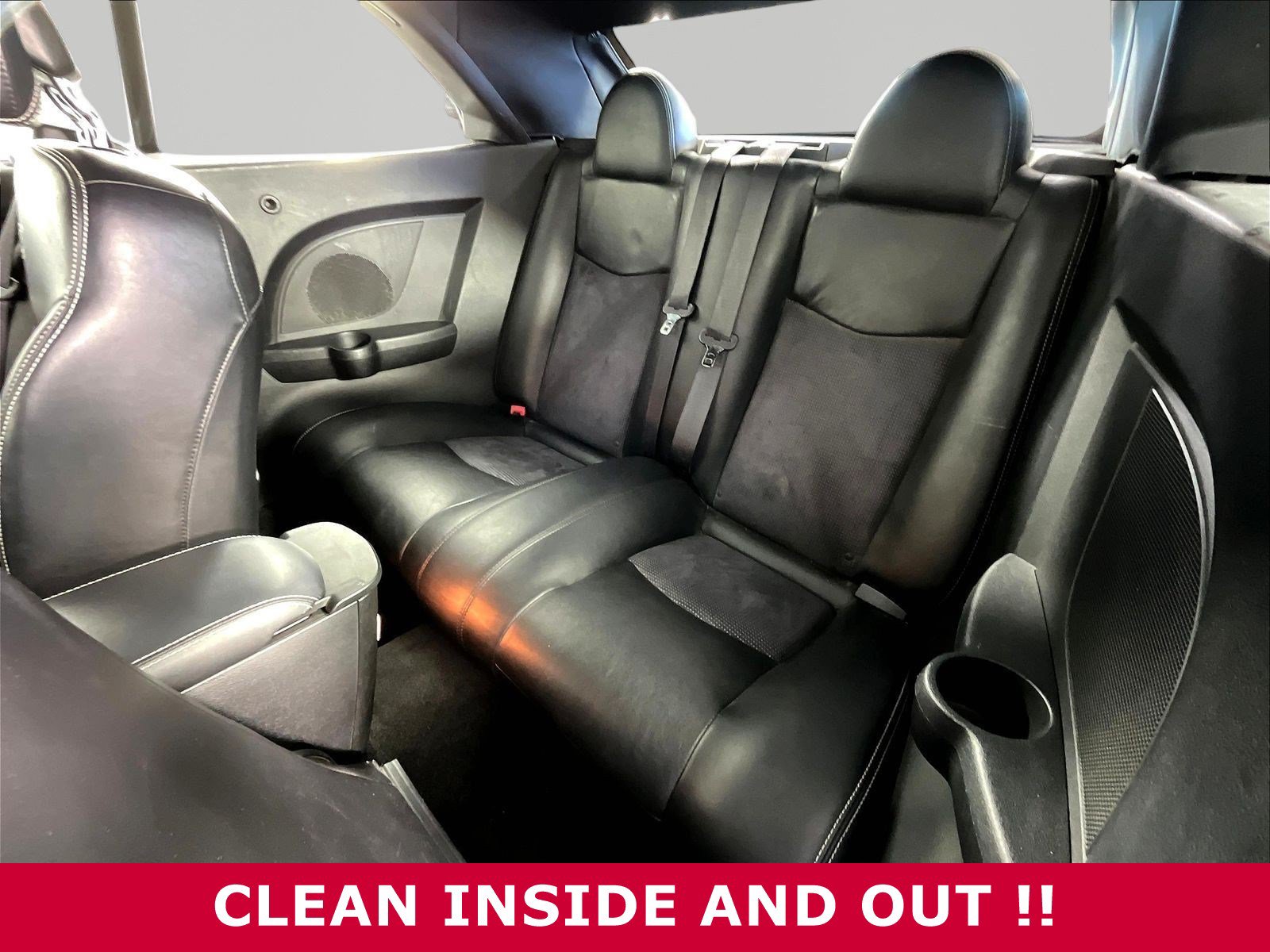 Used 2011 Chrysler 200 S FWD image 19