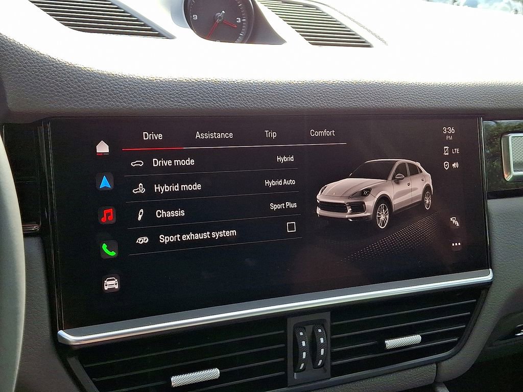 Used 2023 Porsche Cayenne Platinum Edition image 9