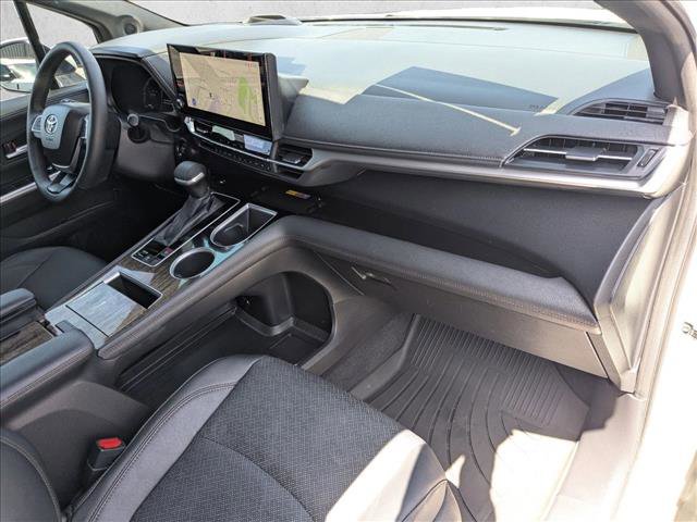 Used 2025 Toyota Sienna Platinum AWD/4WD image 25