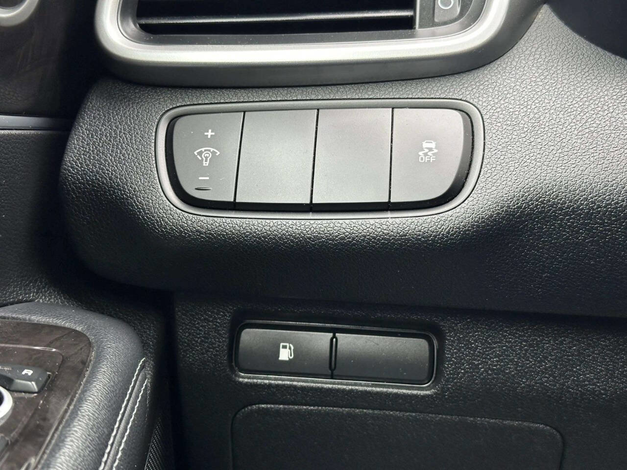 Used 2018 Kia Sorento L FWD image 32