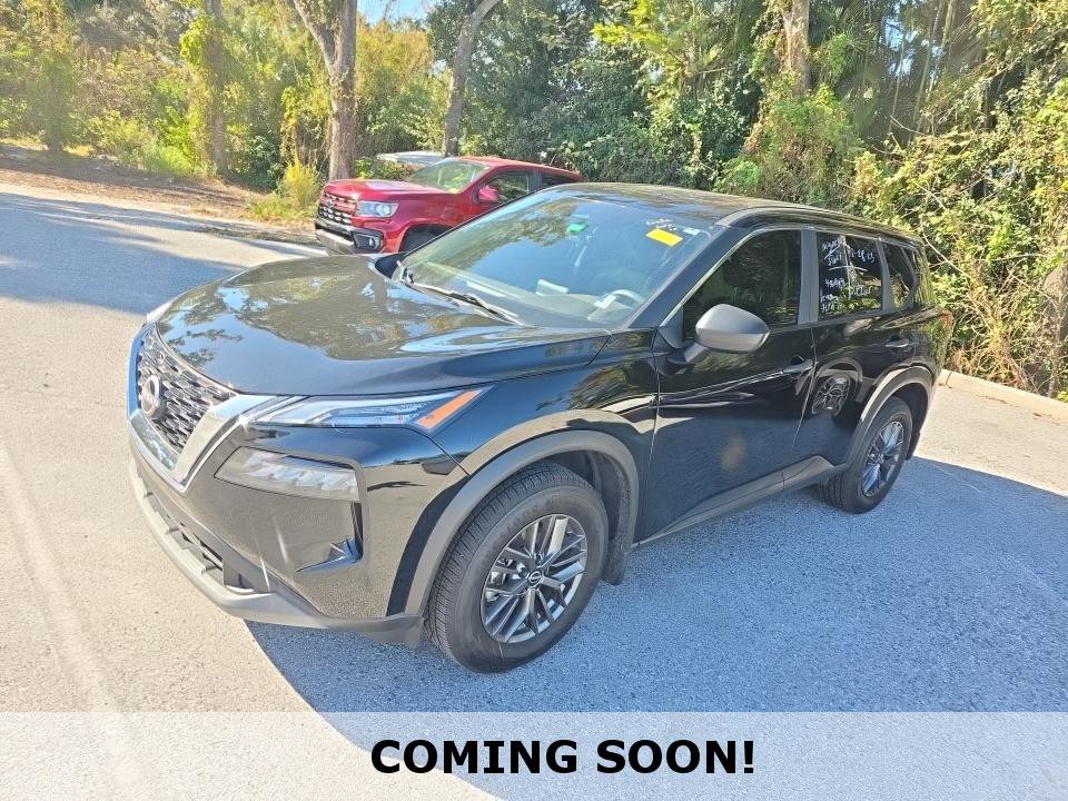 Used 2023 Nissan Rogue S image 1