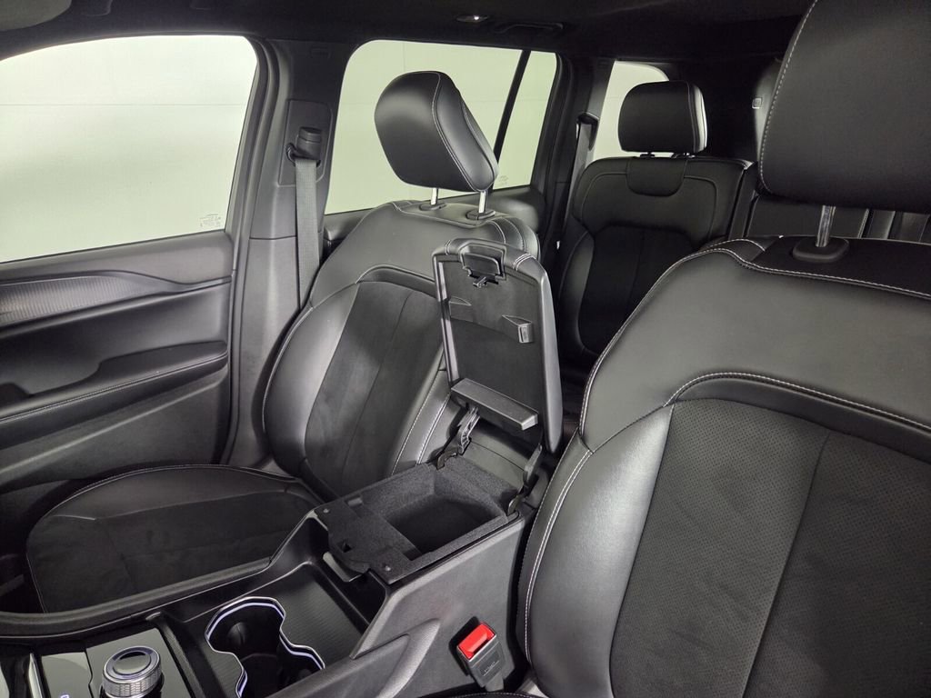 Certified 2024 Jeep Grand Cherokee Altitude image 23