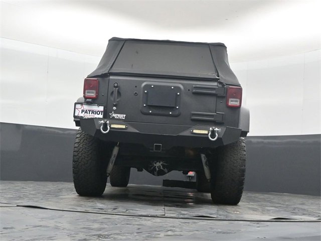 Used 2015 Jeep Wrangler Unlimited Rubicon image 42