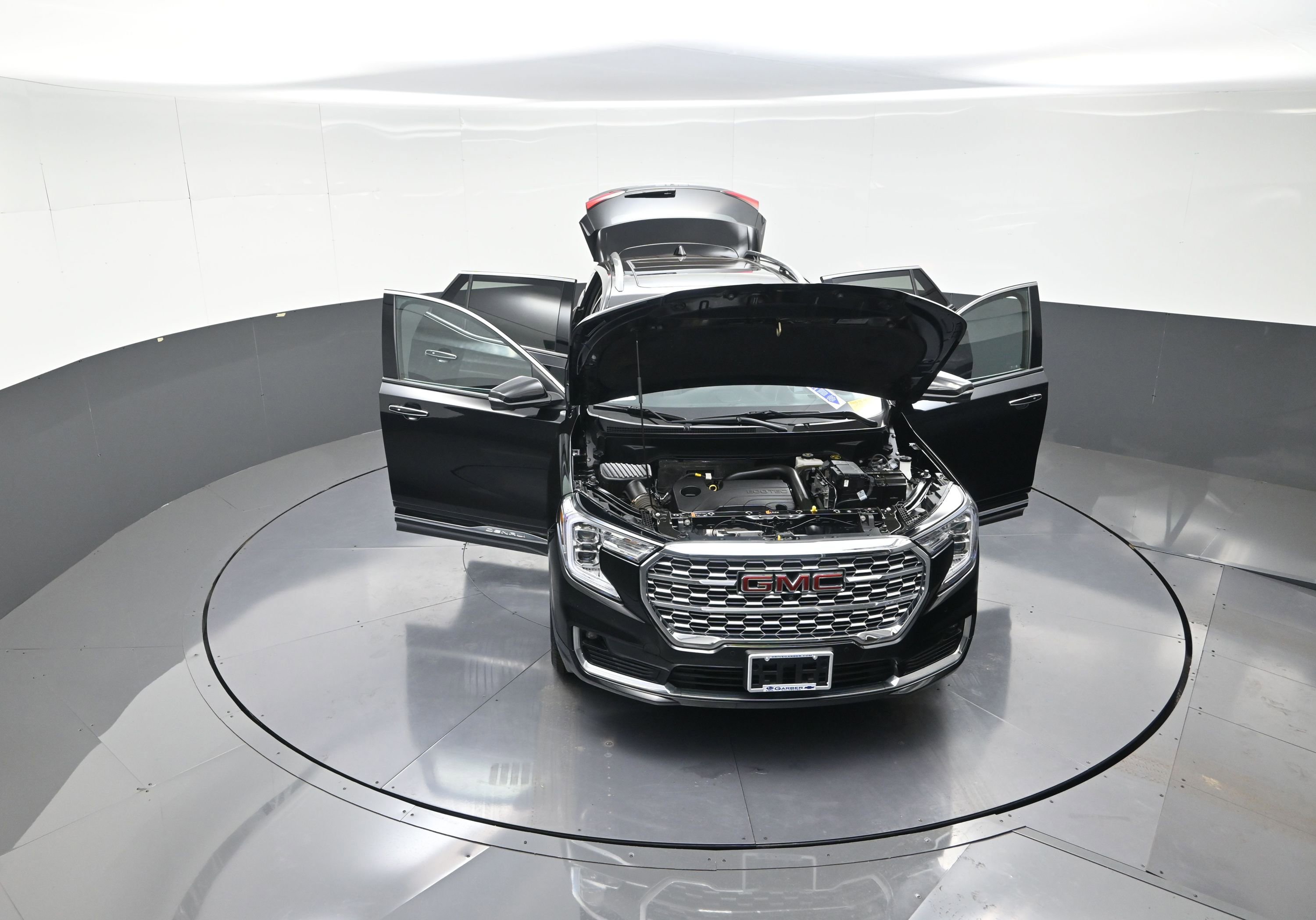 Used 2023 GMC Terrain Denali w/ Black Diamond Edition image 12