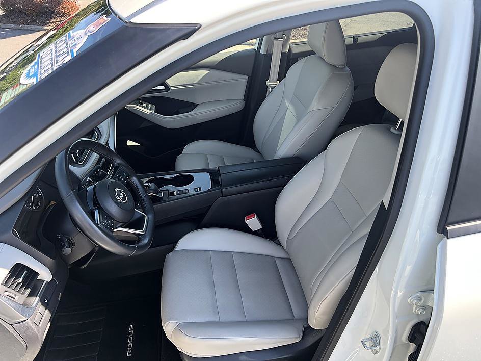 Certified 2023 Nissan Rogue SV w/ SV Premium B Package FWD image 13